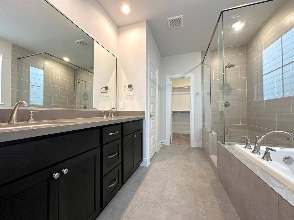 2716 Grand Fountains Drive E , Houston, TX, 77054 | 3178338 | Realty Texas LLC