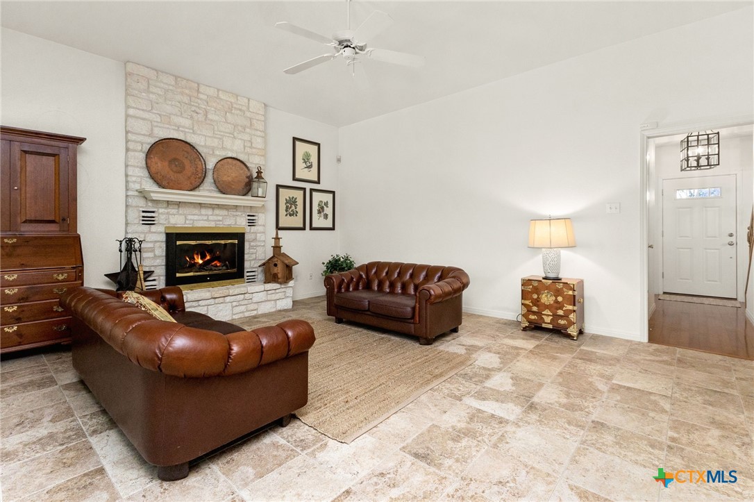 557 Timber Hollow , New Braunfels, TX, 78132 | 578898 | Realty Texas LLC