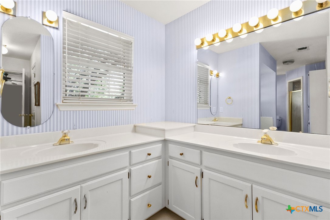 557 Timber Hollow , New Braunfels, TX, 78132 | 578898 | Realty Texas LLC
