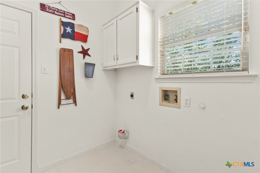 557 Timber Hollow , New Braunfels, TX, 78132 | 578898 | Realty Texas LLC