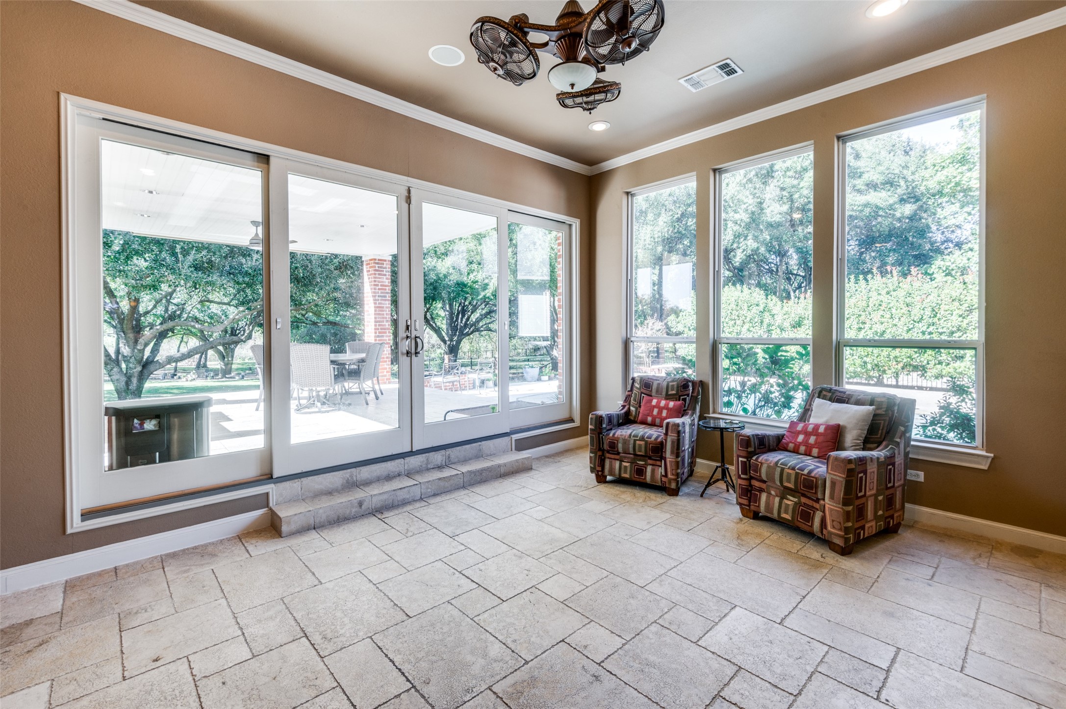 4 Rushing Meadow Court , Dalworthington Gardens, TX, 76016 | 20933142 | Realty Texas LLC