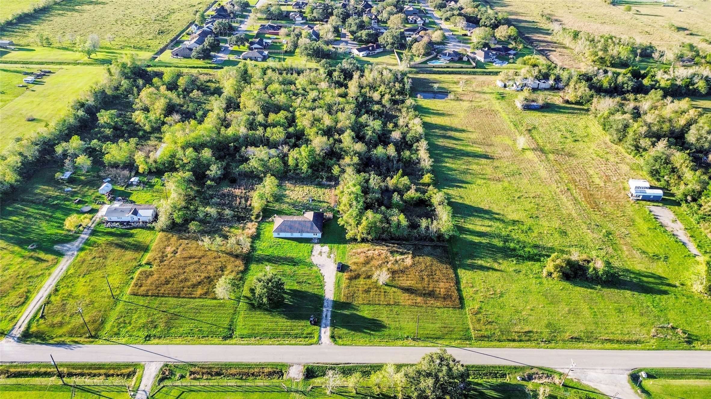 2016 W Davis Bend Street , Alvin, TX, 77511 | 10235256 | Realty Texas LLC