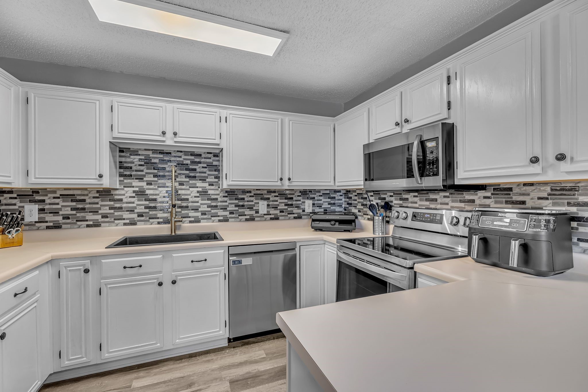 703 Valley Spring Drive , Arlington, TX, 76018 | 20933731 | Realty Texas LLC