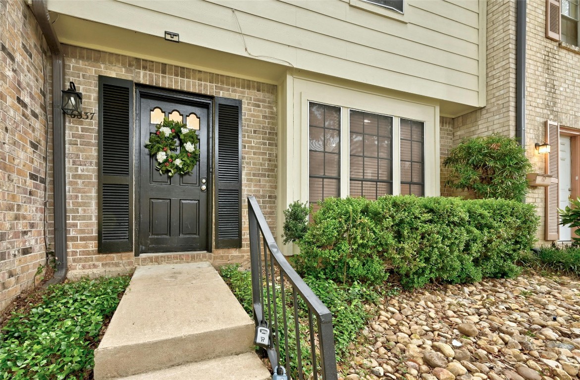 6637 Valleyside Road , Austin, TX, 78731 | 3090564 | Realty Texas LLC