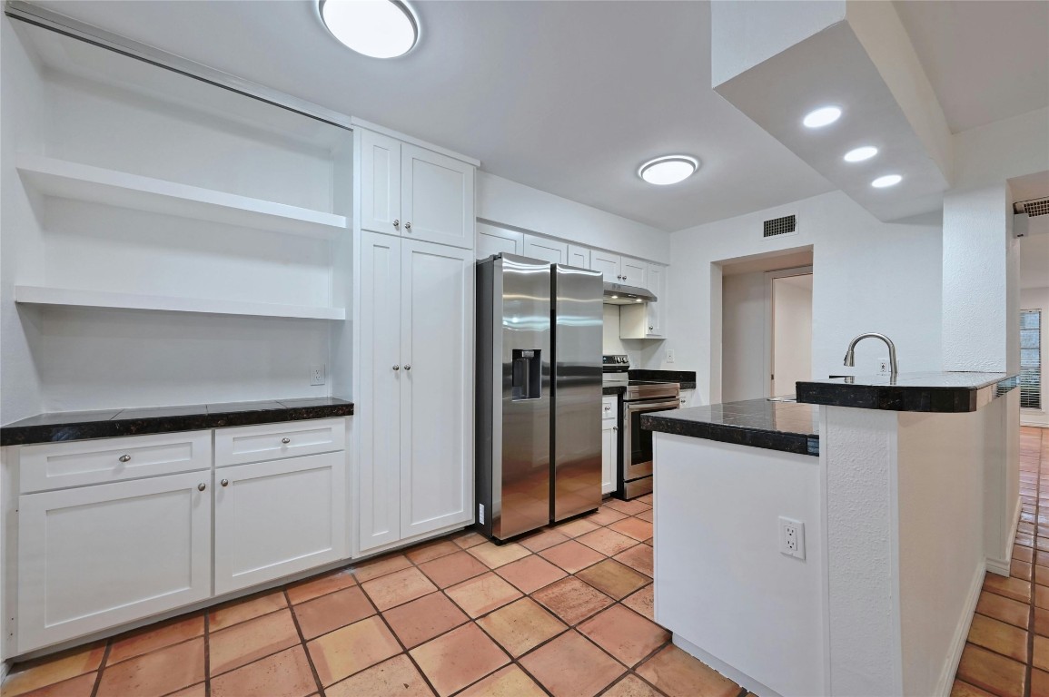 6637 Valleyside Road , Austin, TX, 78731 | 3090564 | Realty Texas LLC