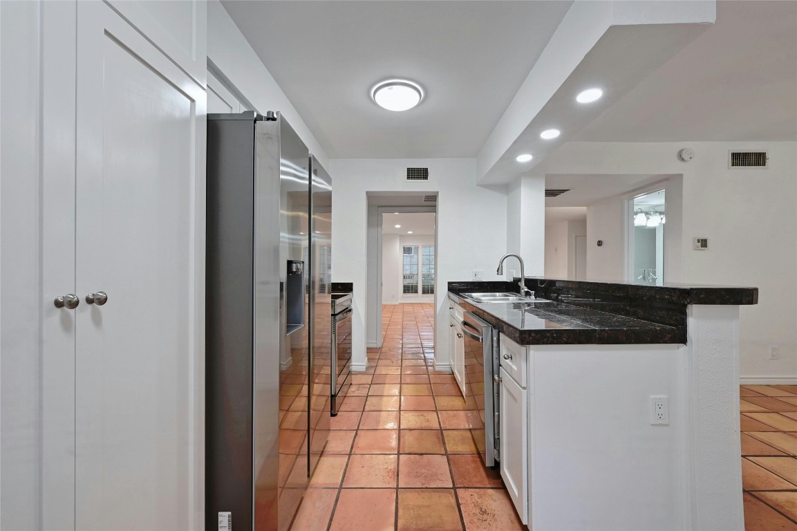 6637 Valleyside Road , Austin, TX, 78731 | 3090564 | Realty Texas LLC