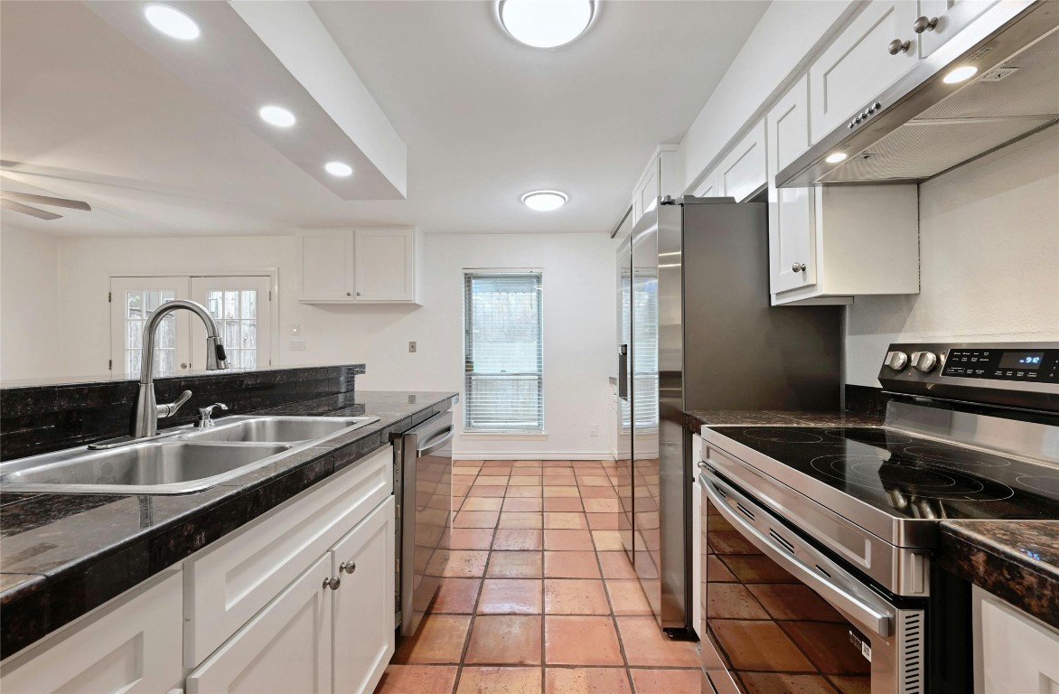 6637 Valleyside Road , Austin, TX, 78731 | 3090564 | Realty Texas LLC