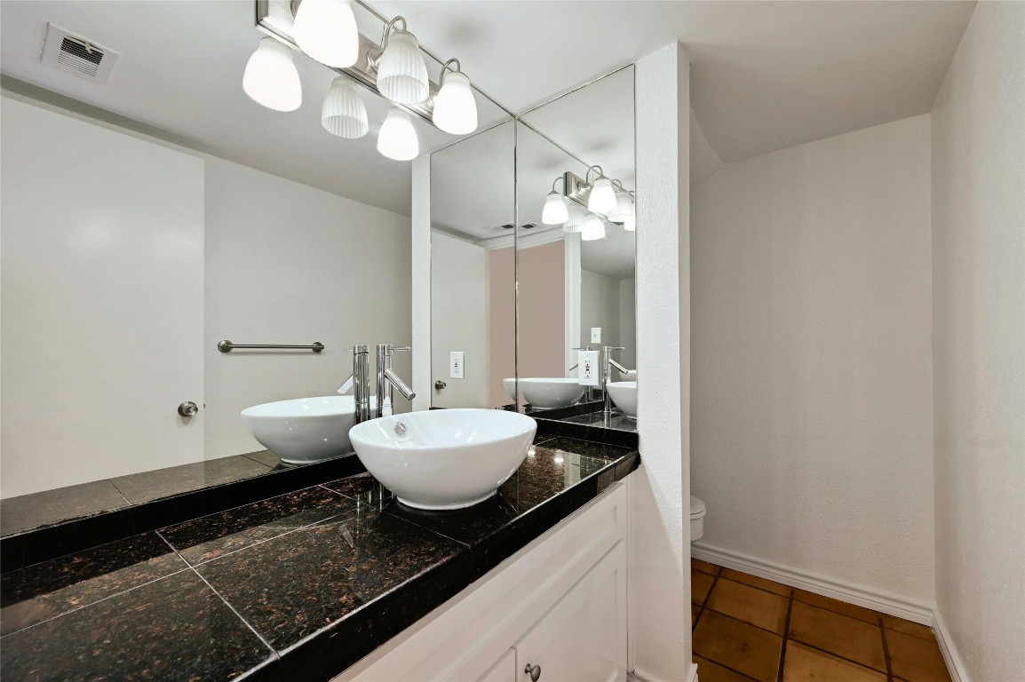 6637 Valleyside Road , Austin, TX, 78731 | 3090564 | Realty Texas LLC