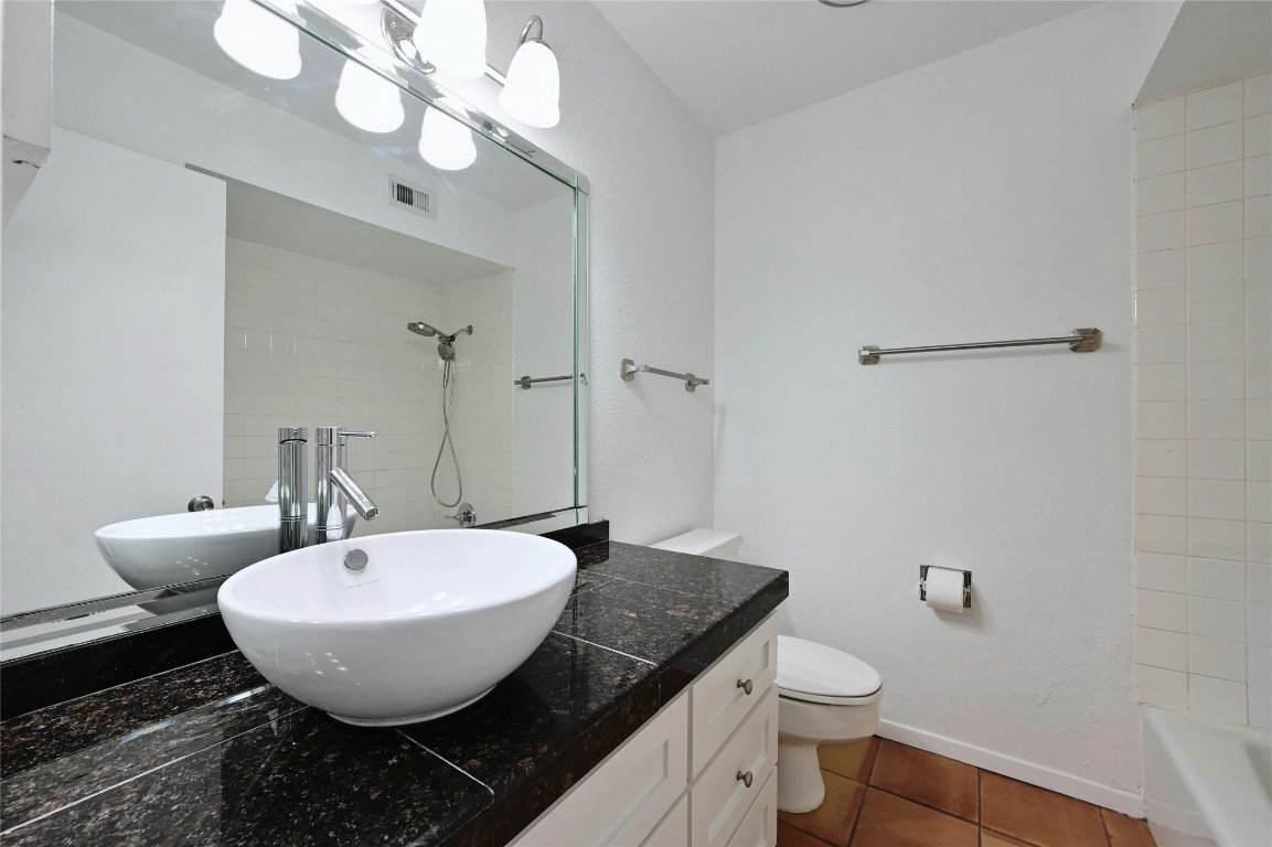 6637 Valleyside Road , Austin, TX, 78731 | 3090564 | Realty Texas LLC