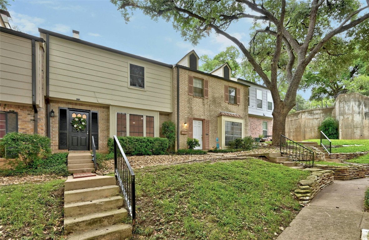 6637 Valleyside Road , Austin, TX, 78731 | 3090564 | Realty Texas LLC