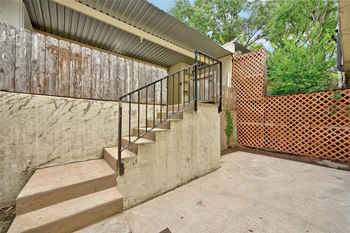 6637 Valleyside Road , Austin, TX, 78731 | 3090564 | Realty Texas LLC