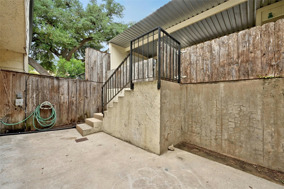 6637 Valleyside Road , Austin, TX, 78731 | 3090564 | Realty Texas LLC