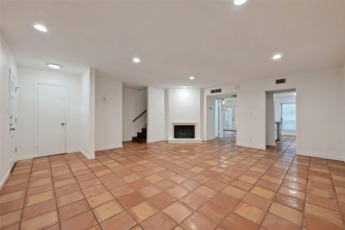 6637 Valleyside Road , Austin, TX, 78731 | 3090564 | Realty Texas LLC