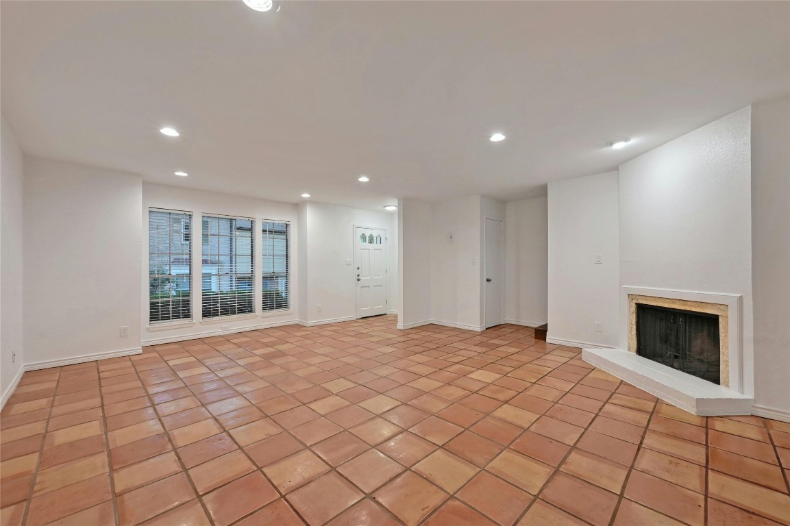 6637 Valleyside Road , Austin, TX, 78731 | 3090564 | Realty Texas LLC