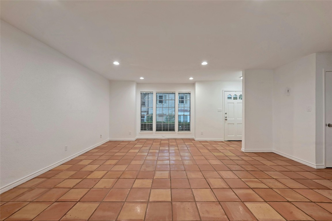 6637 Valleyside Road , Austin, TX, 78731 | 3090564 | Realty Texas LLC