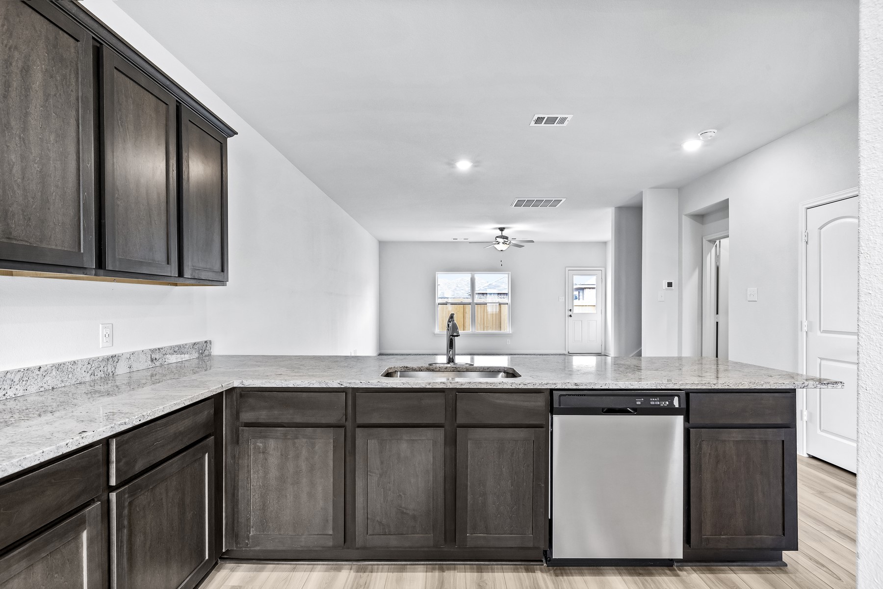 512 A D Crain Street , Venus, TX, 76084 | 20935151 | Realty Texas LLC