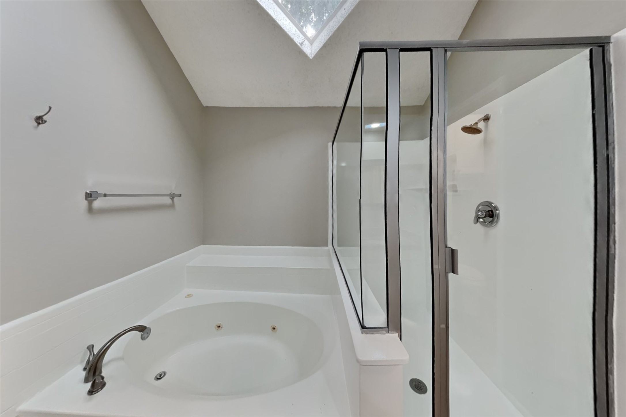 508 Holliday Lane , Euless, TX, 76039 | 20935344 | Realty Texas LLC