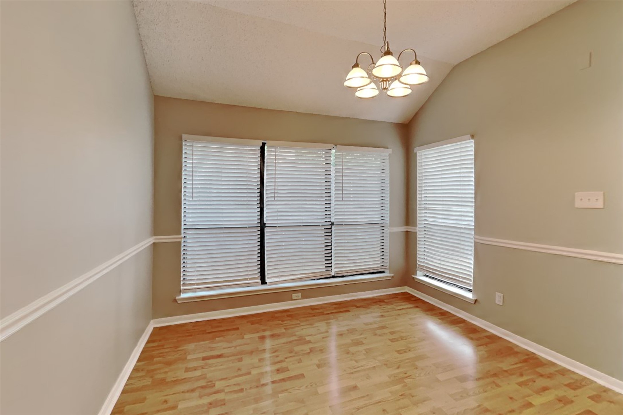 508 Holliday Lane , Euless, TX, 76039 | 20935344 | Realty Texas LLC