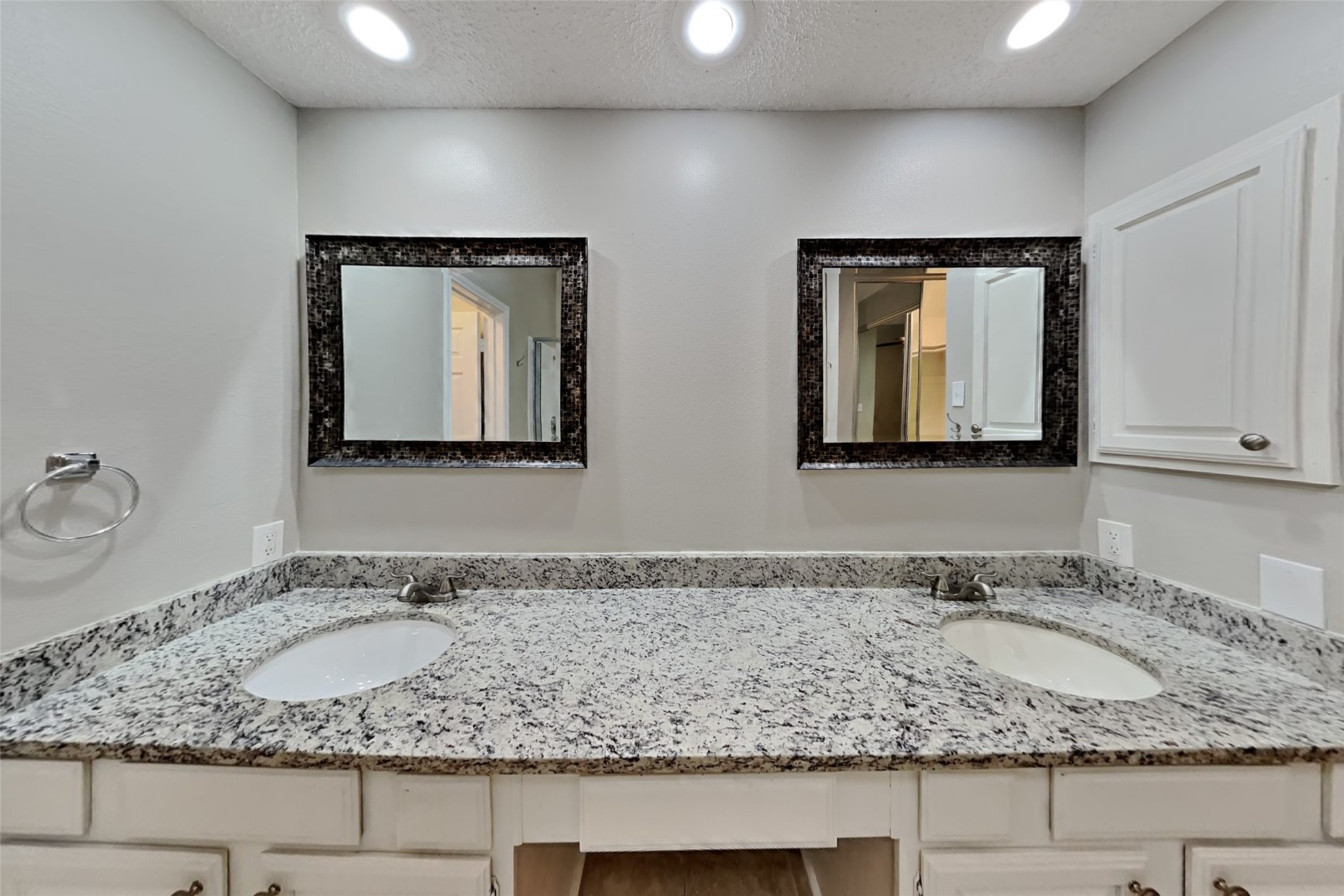 508 Holliday Lane , Euless, TX, 76039 | 20935344 | Realty Texas LLC