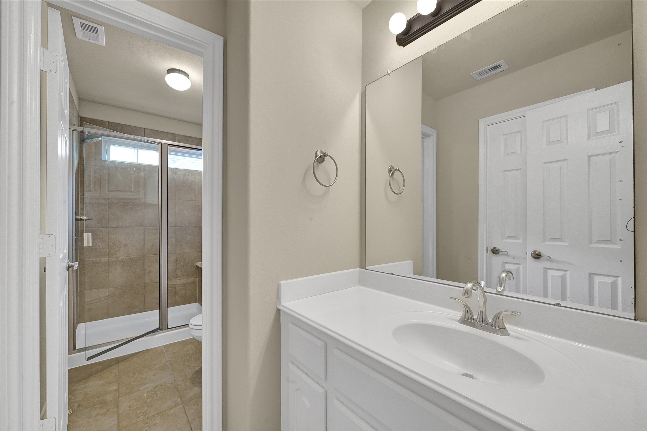 2108 Asbury Court , Pearland, TX, 77581 | 28552588 | Realty Texas LLC