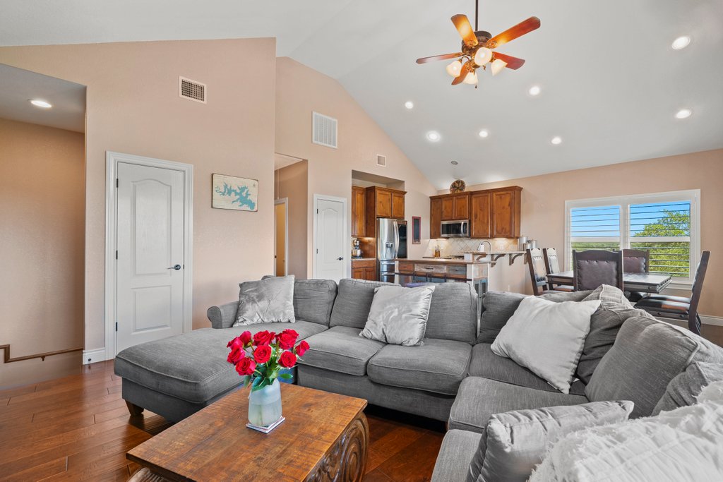 2038 Owl , Canyon Lake, TX, 78133 | 25005749 | Realty Texas LLC