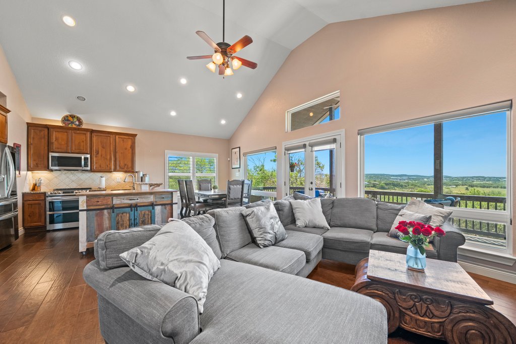 2038 Owl , Canyon Lake, TX, 78133 | 25005749 | Realty Texas LLC