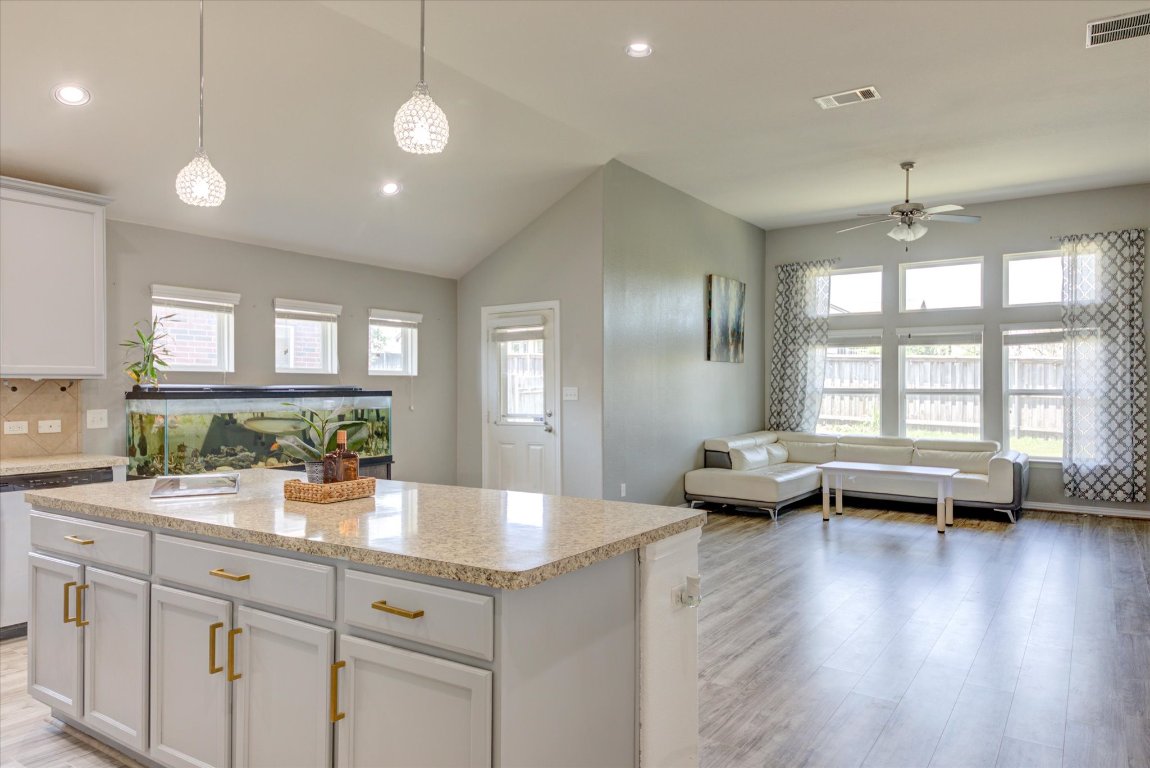 549 Pond View Pass , Buda, TX, 78610 | 4611751 | Realty Texas LLC