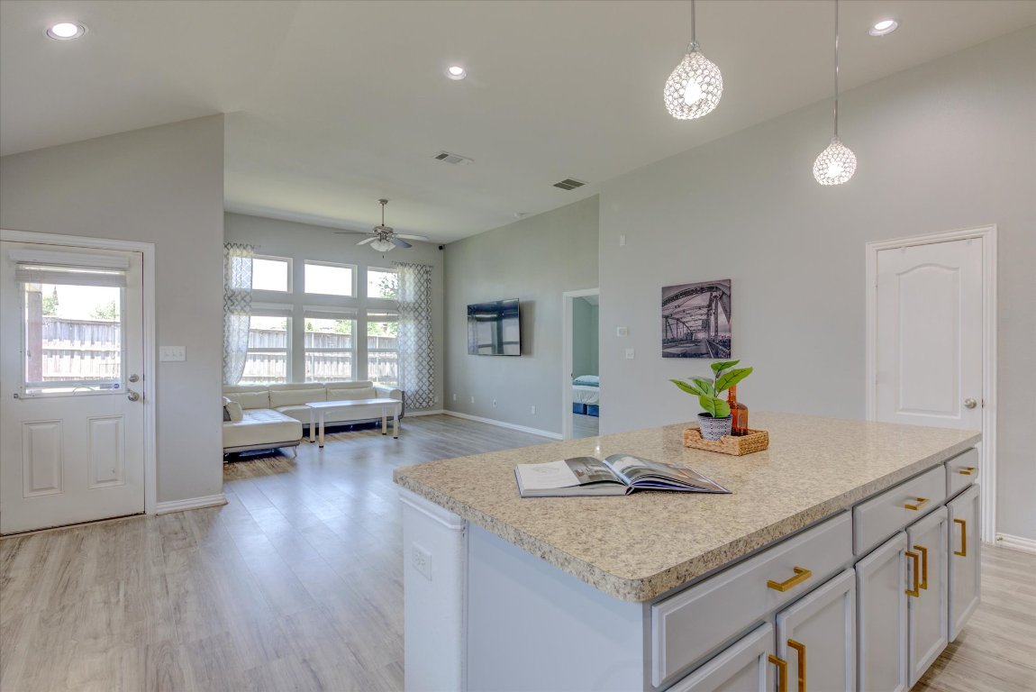 549 Pond View Pass , Buda, TX, 78610 | 4611751 | Realty Texas LLC