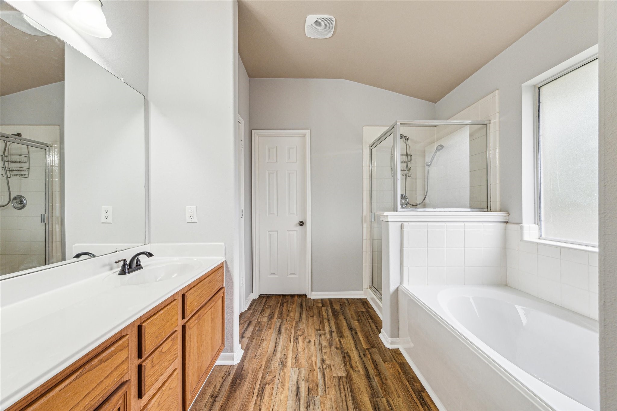 1056 Inverness Cove , Dickinson, TX, 77539 | 19656063 | Realty Texas LLC