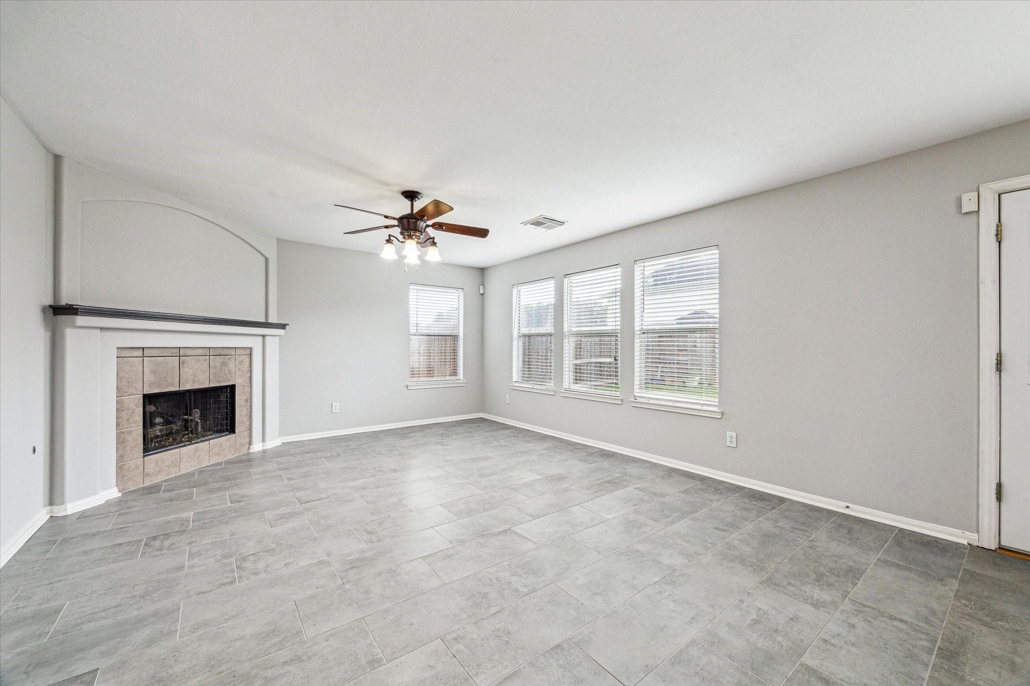 1056 Inverness Cove , Dickinson, TX, 77539 | 19656063 | Realty Texas LLC