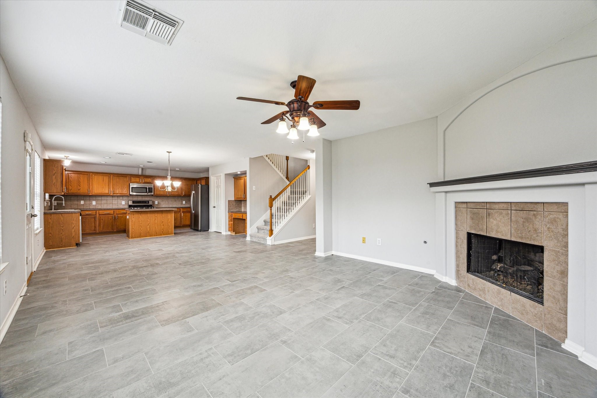 1056 Inverness Cove , Dickinson, TX, 77539 | 19656063 | Realty Texas LLC
