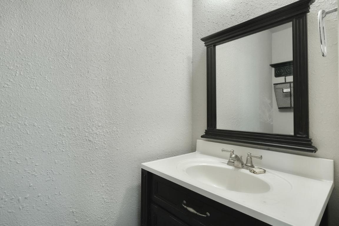 1124 Brookswood Avenue , Austin, TX, 78721 | 7976437 | Realty Texas LLC