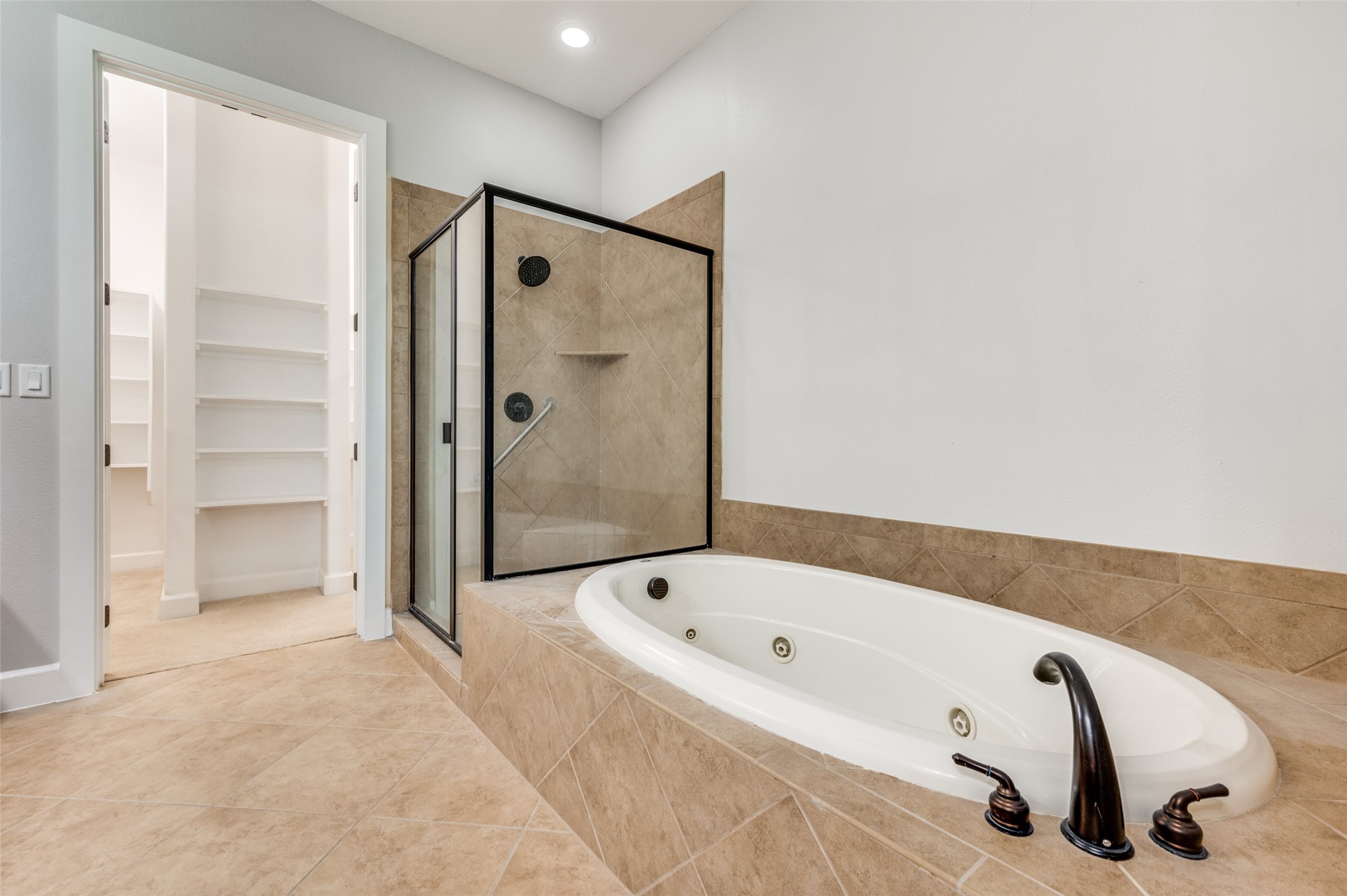 6631 Via Positano 402 , Irving, TX, 75039 | 20935870 | Realty Texas LLC