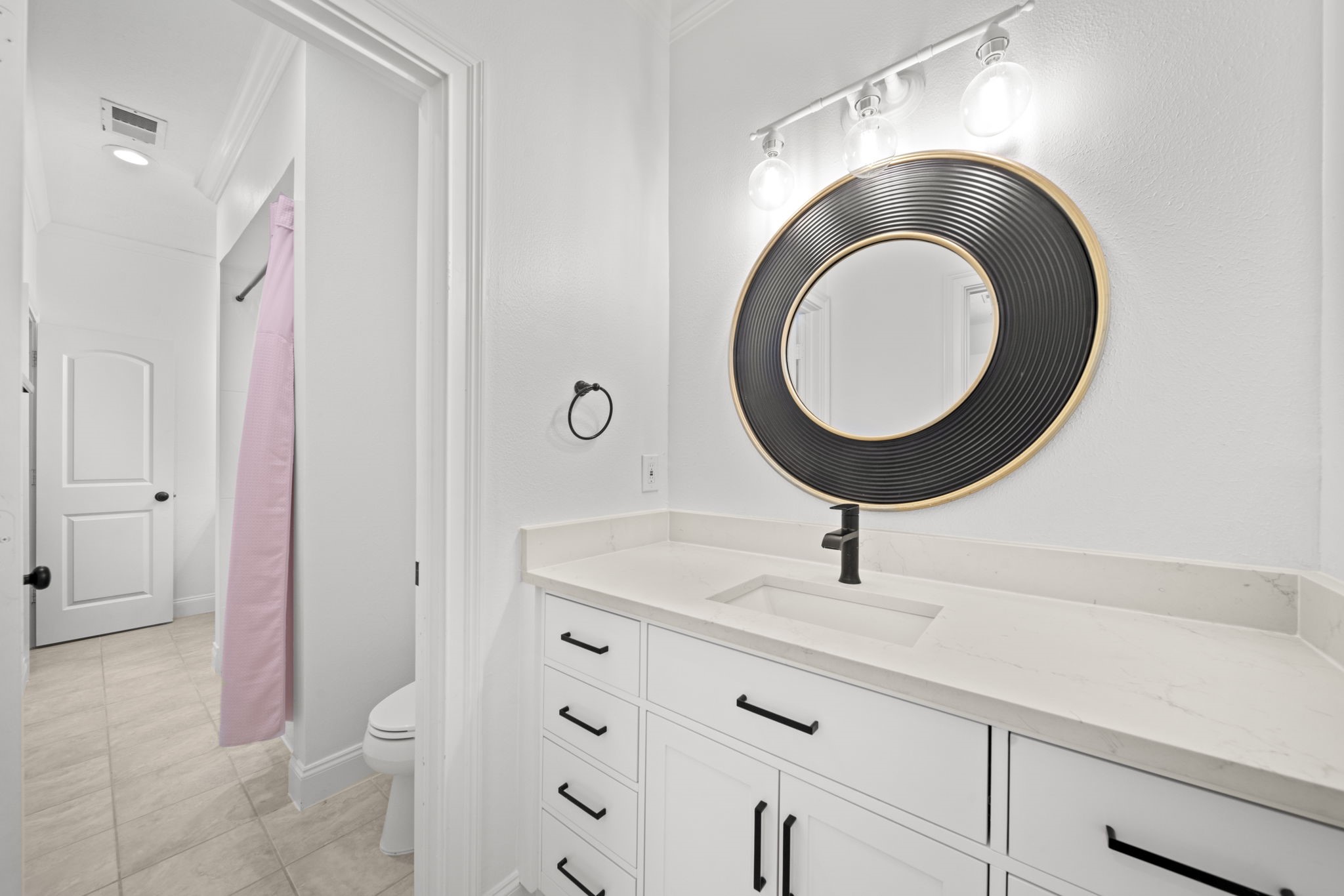 3 Amulet Oaks Place , The Woodlands, TX, 77382 | 55355651 | Realty Texas LLC