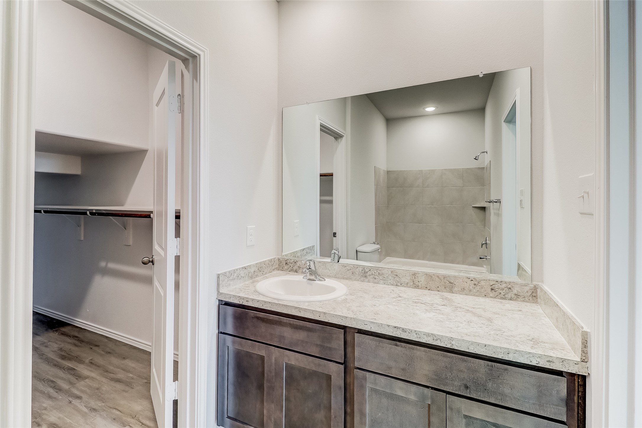 1412 Ester Lane , Ennis, TX, 75119 | 20936066 | Realty Texas LLC