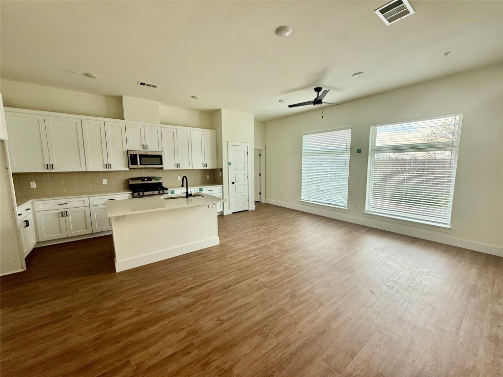 1811 Webberville Road 1307 , Austin, TX, 78721 | 9000766 | Realty Texas LLC