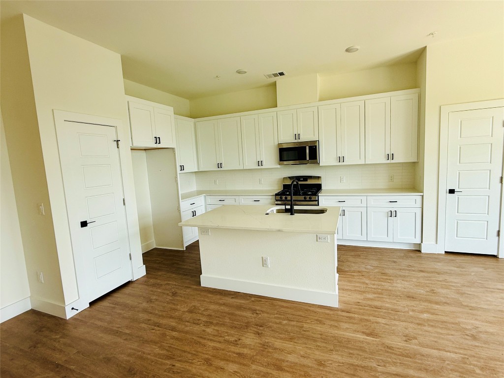 1811 Webberville Road 1307 , Austin, TX, 78721 | 9000766 | Realty Texas LLC