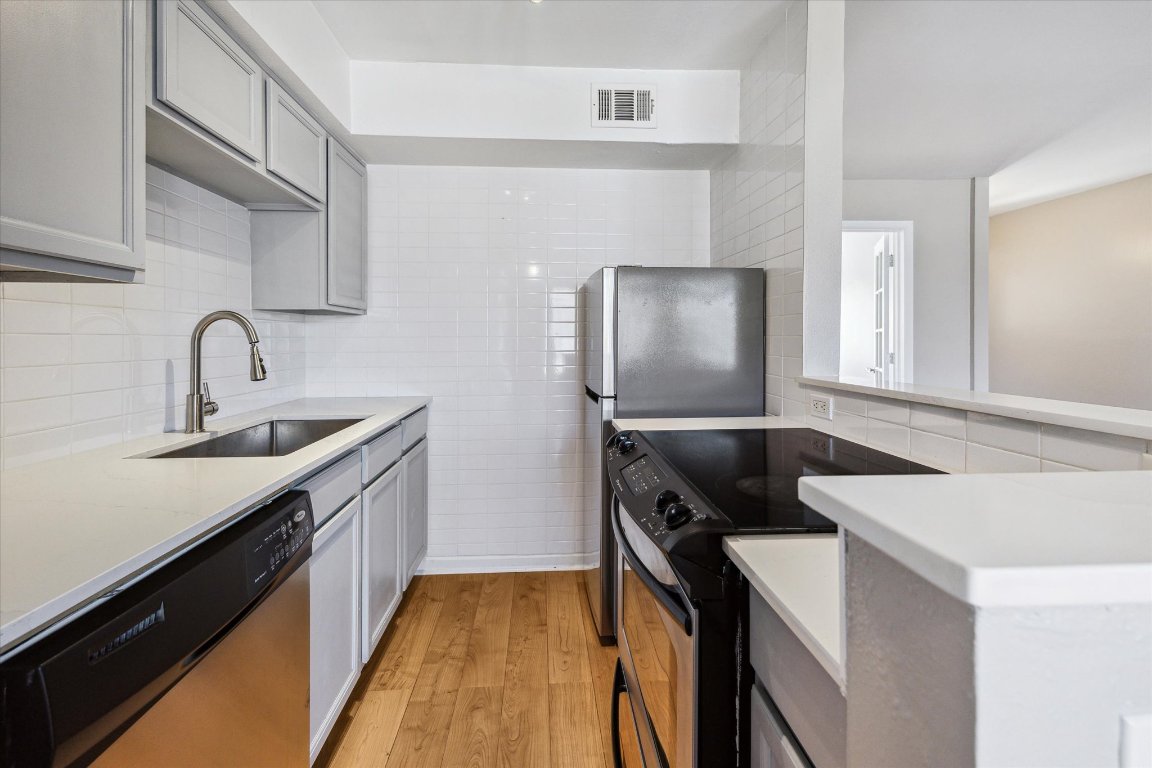 1304 Mariposa Drive 104 , Austin, TX, 78704 | 9373981 | Realty Texas LLC