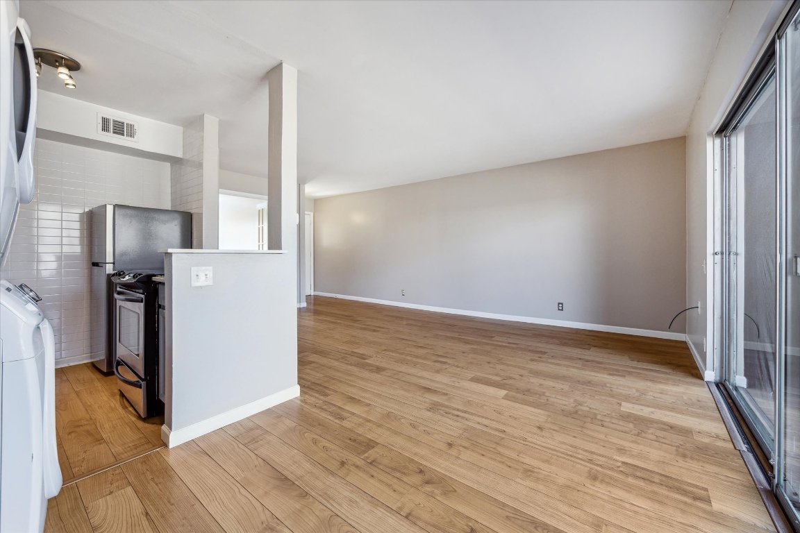 1304 Mariposa Drive 104 , Austin, TX, 78704 | 9373981 | Realty Texas LLC