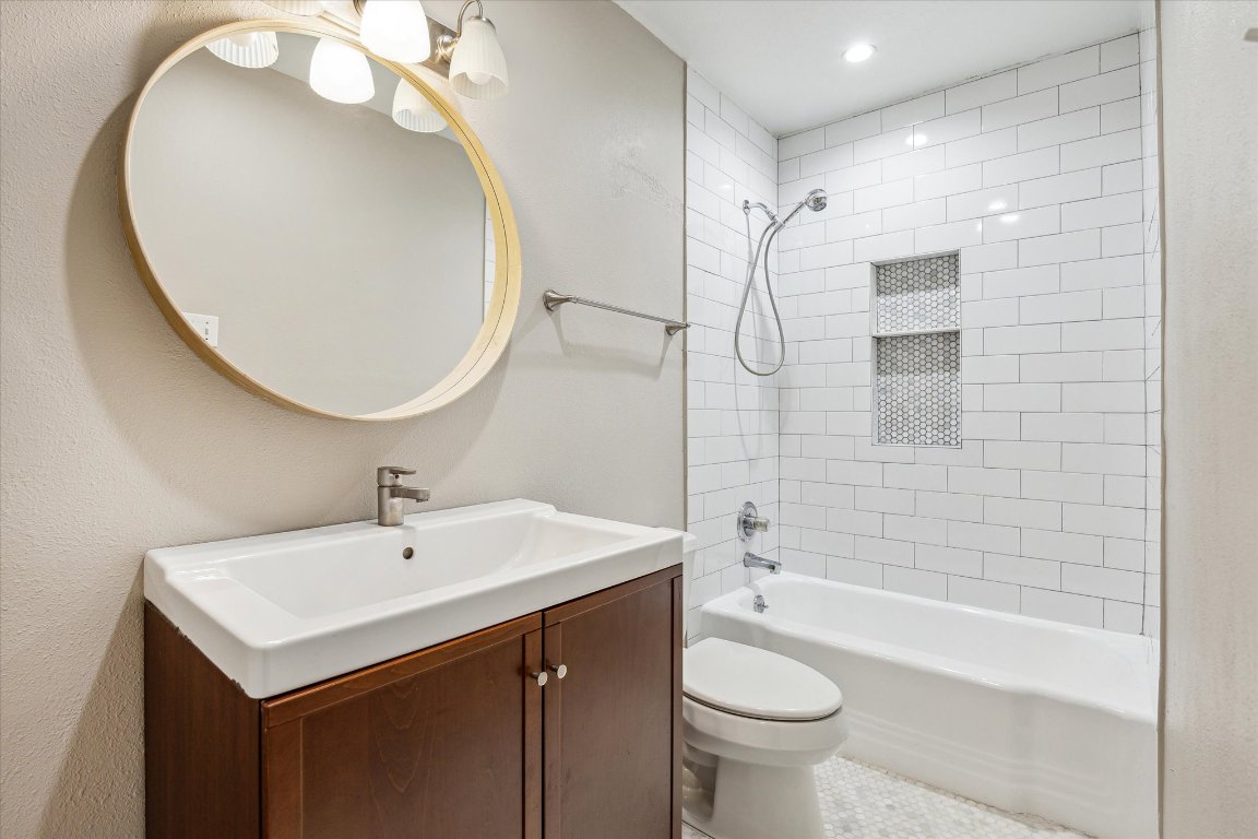 1304 Mariposa Drive 104 , Austin, TX, 78704 | 9373981 | Realty Texas LLC