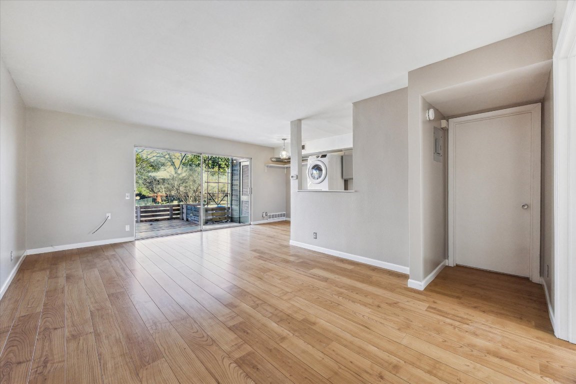 1304 Mariposa Drive 104 , Austin, TX, 78704 | 9373981 | Realty Texas LLC