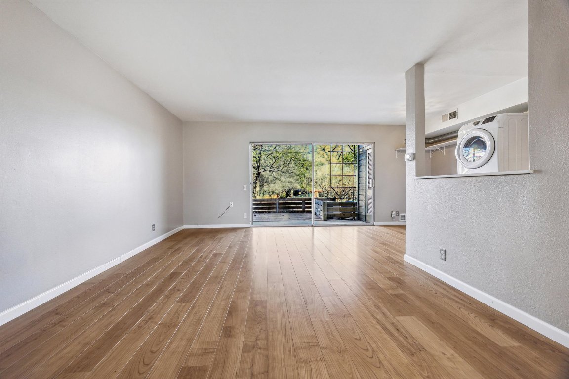 1304 Mariposa Drive 104 , Austin, TX, 78704 | 9373981 | Realty Texas LLC