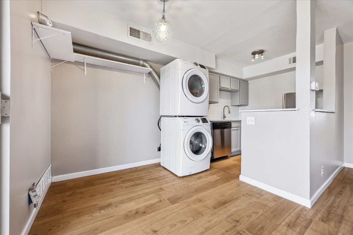 1304 Mariposa Drive 104 , Austin, TX, 78704 | 9373981 | Realty Texas LLC