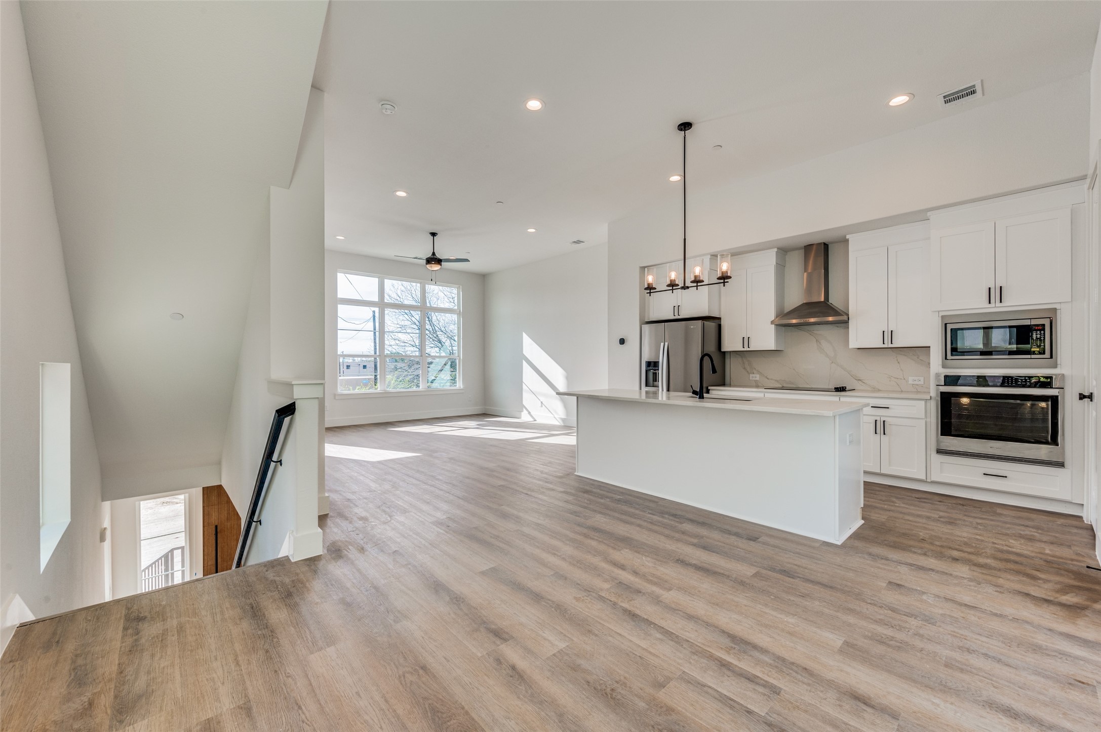 13325 Bee Street 103, Farmers Branch, TX, 75234 | 20936693 | Realty Texas LLC