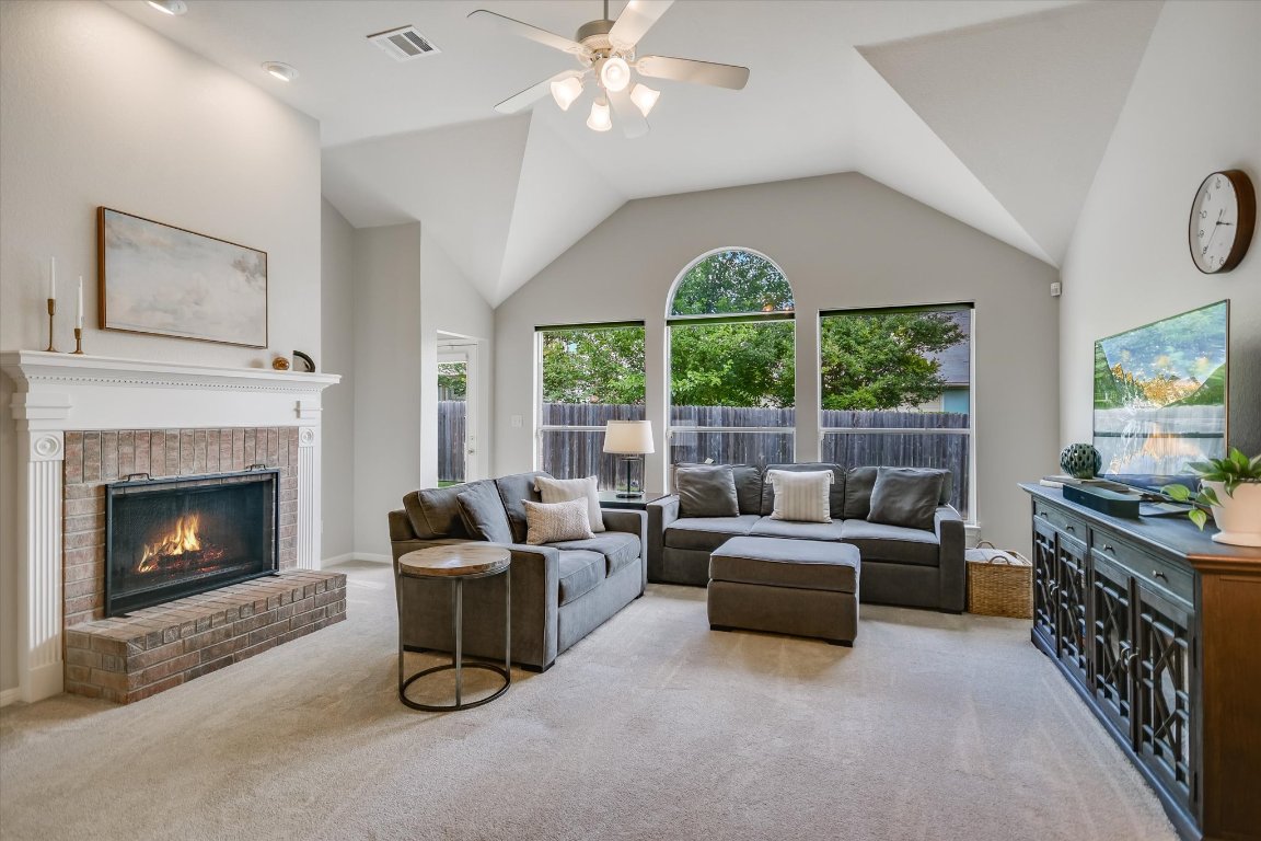 907 Windsor Hill Drive , Pflugerville, TX, 78660 | 1979186 | Realty Texas LLC