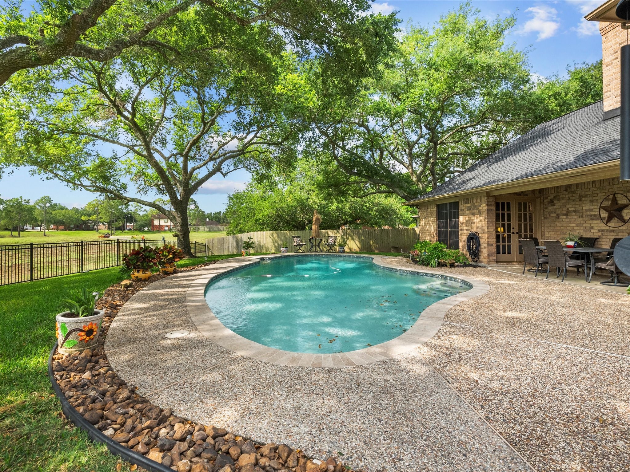 1003 Middlecreek Street , Friendswood, TX, 77546 | 98323334 | Realty Texas LLC
