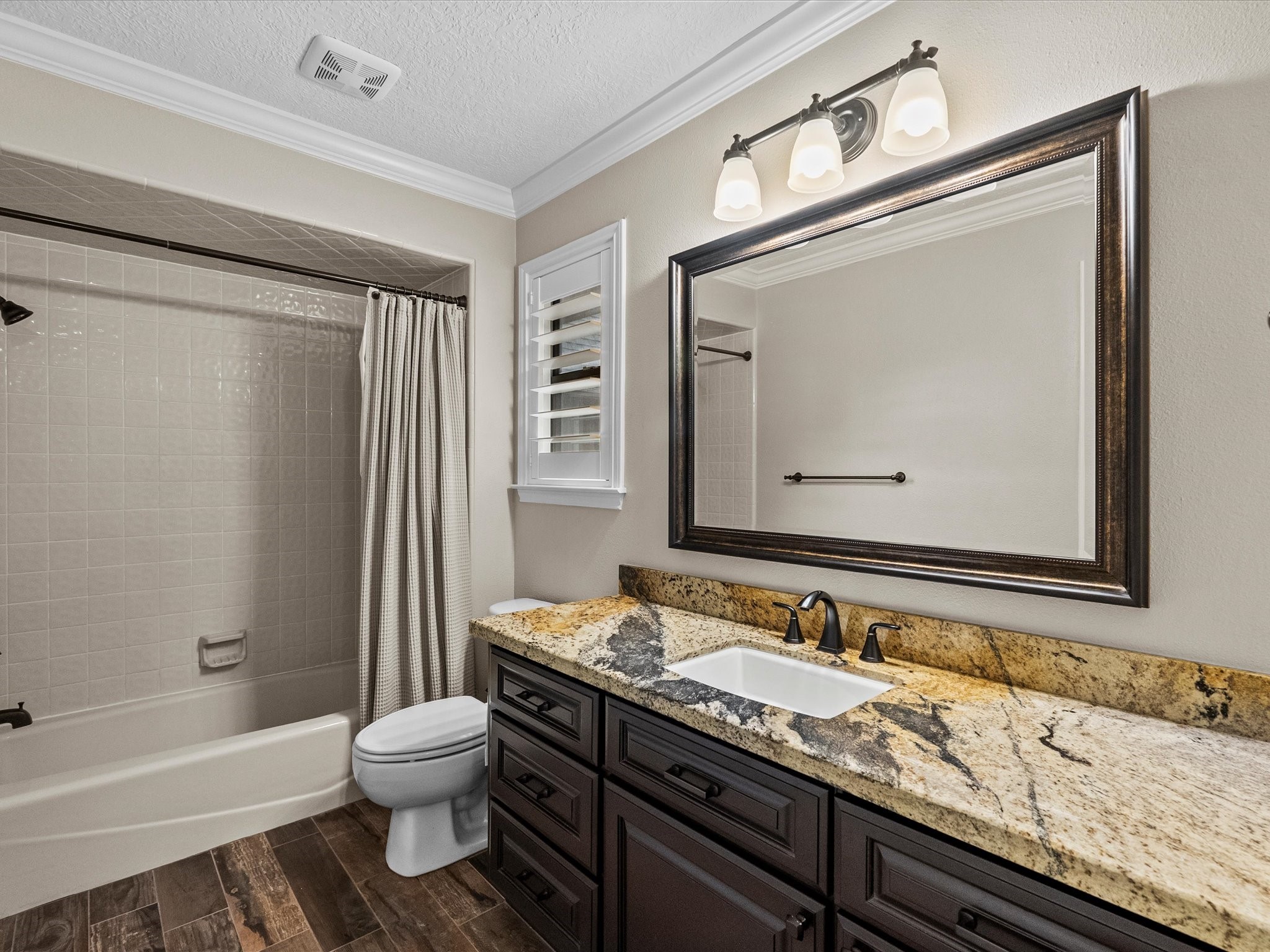1003 Middlecreek Street , Friendswood, TX, 77546 | 98323334 | Realty Texas LLC