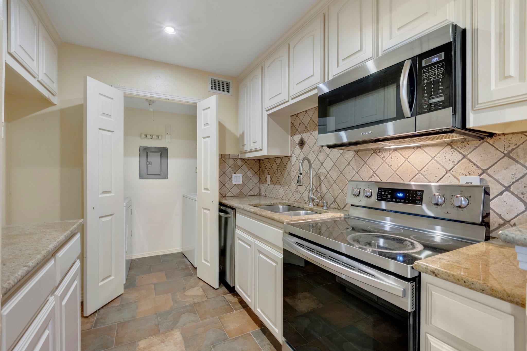 18333 ROEHAMPTON Drive 714 , Dallas, TX, 75252 | 20935561 | Realty Texas LLC