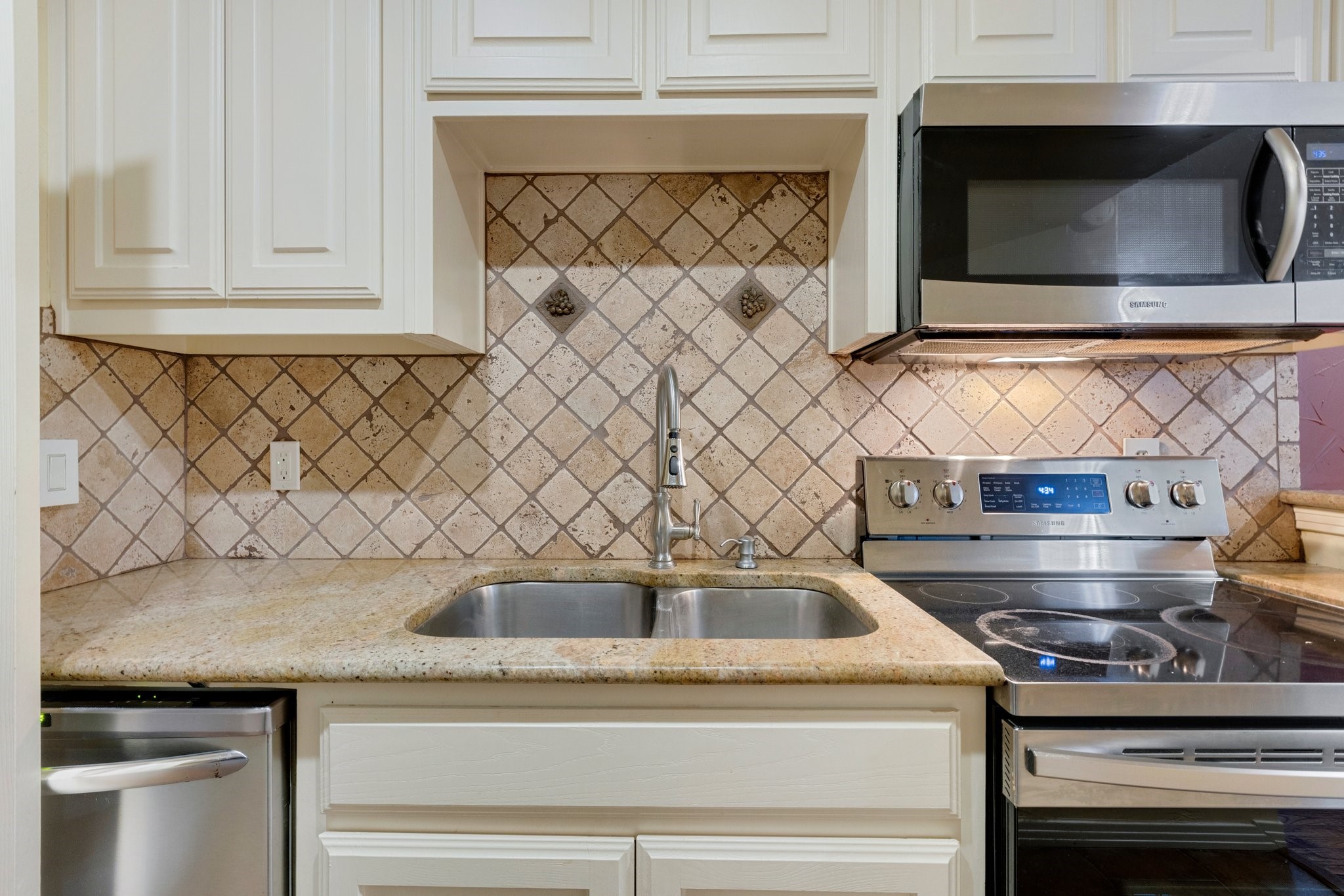 18333 ROEHAMPTON Drive 714 , Dallas, TX, 75252 | 20935561 | Realty Texas LLC