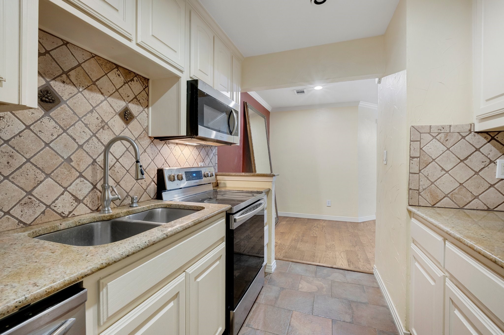 18333 ROEHAMPTON Drive 714 , Dallas, TX, 75252 | 20935561 | Realty Texas LLC